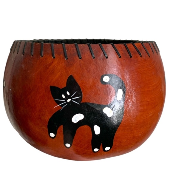 Vintage Handmade Large Gourd Bowl with Black Cats 5” Tall - Picture 3 of 10